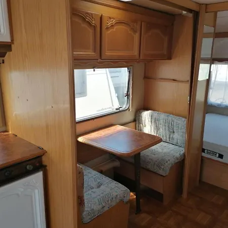 Karavan V Kempu Merkur