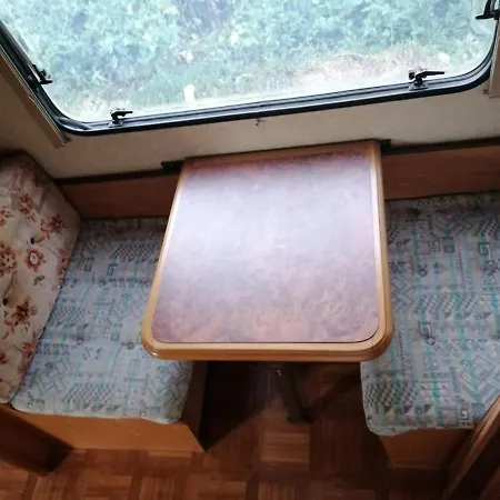 Karavan V Kempu Merkur Appartement Pasohlávky