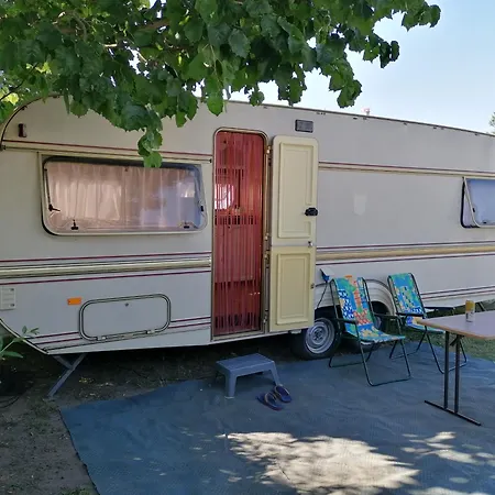 Karavan V Kempu Merkur Pasohlávky
